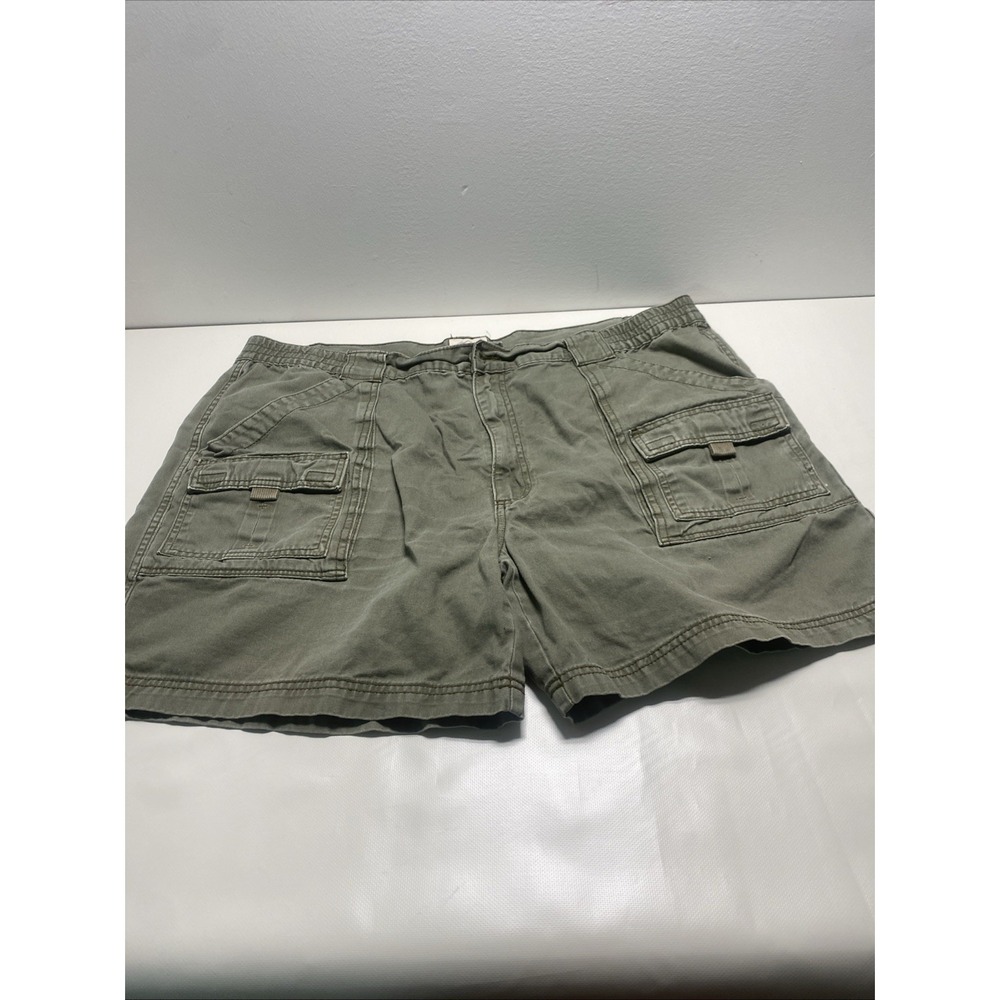 St. John's Bay Cargo Shorts Mens 44W Green Elastic Waist Casual Outdoor